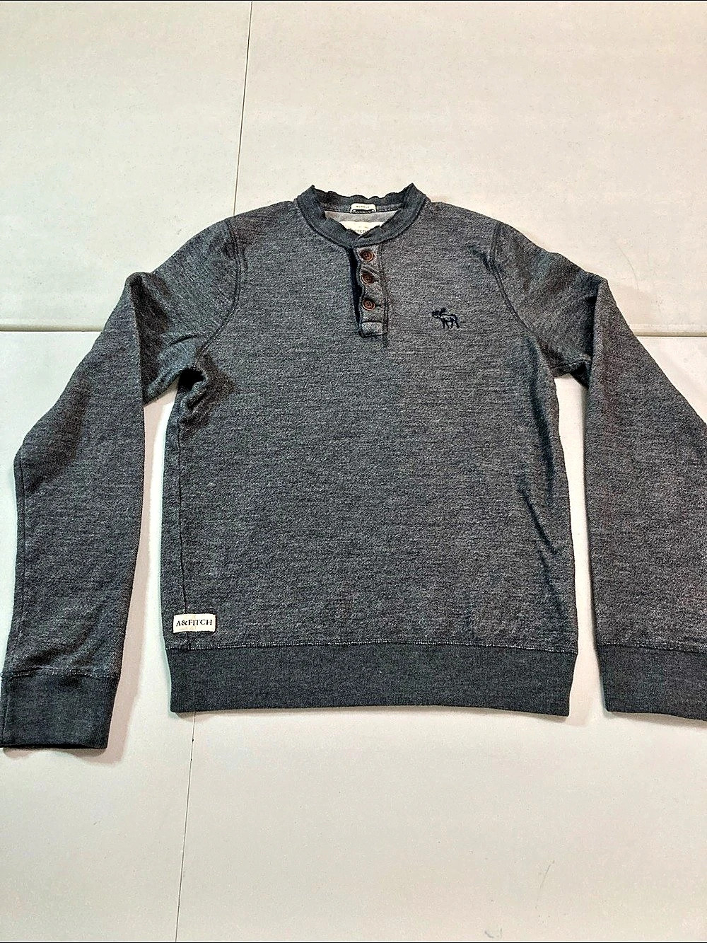Abercrombie & Fitch Muscle Fit Long Sleeve Henley Fit Gray Henley Sweatshirt XL